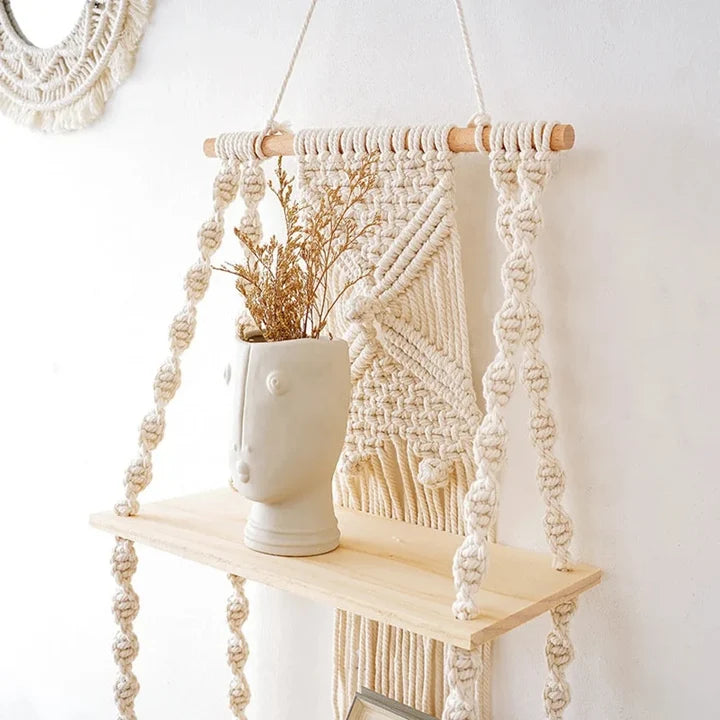 Boho hængende reol i macramé med to træhylder